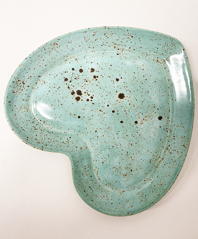 Talerz serce nakrapiany błękit