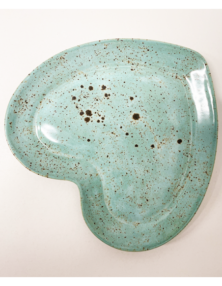 Heart-shaped plate